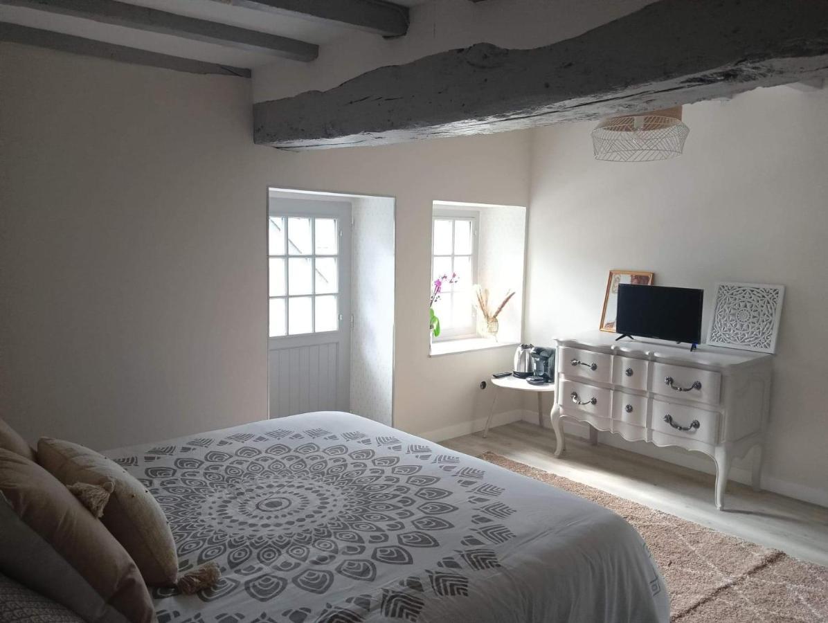 Chambre D'Hote Familiale De La Maison Bleue Lanvallay Exterior photo