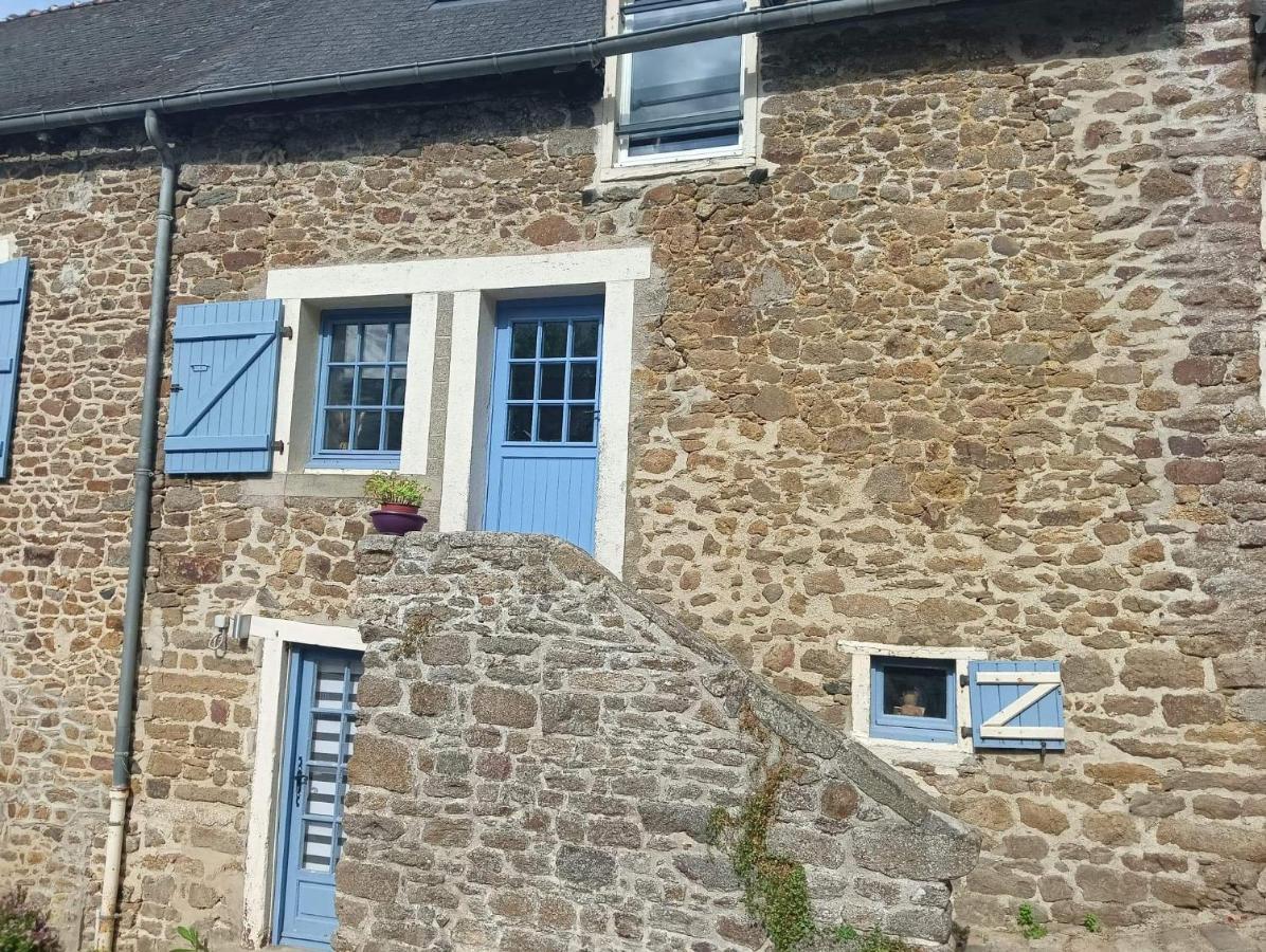 Chambre D'Hote Familiale De La Maison Bleue Lanvallay Exterior photo